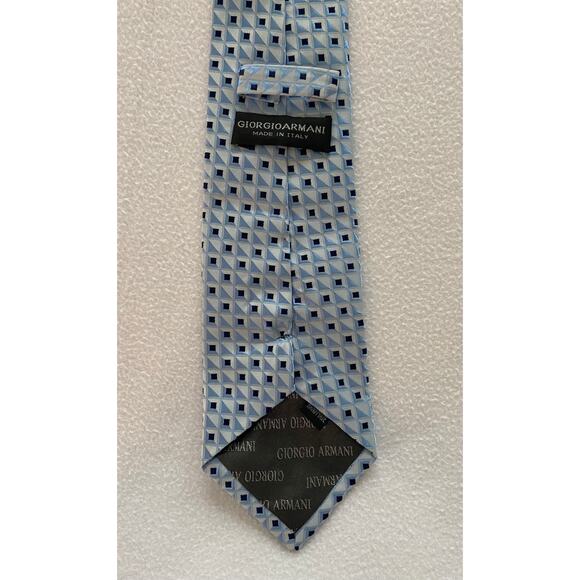 Giorgio Armani Men’s Necktie 100% Silk Blue Geometric Luxury Made In Italy EUC - Picture 3 of 4